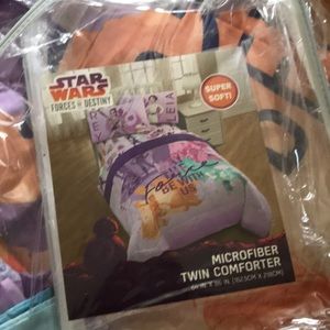 Twin Bedding - like new